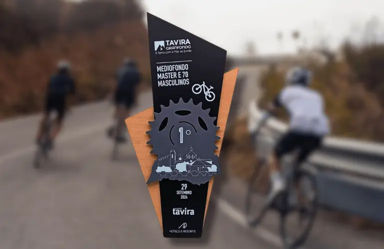 Exemplos de troféus em madeira: ALUT, UTAX, Tavira Granfondo