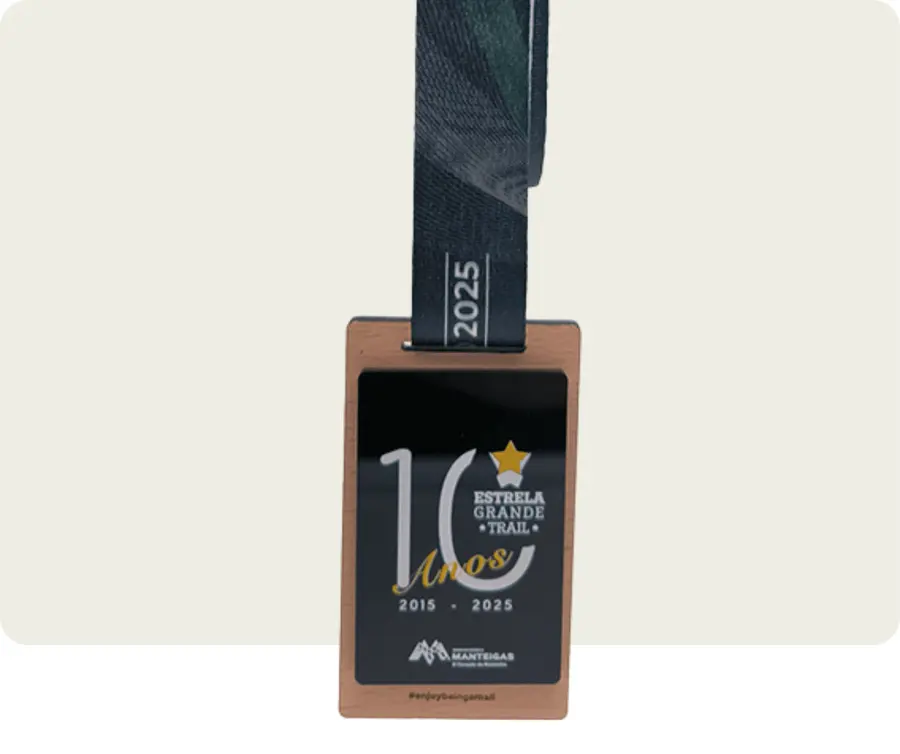 Medalha TMP200: Madeira 5mm com gravação a laser + acrilico preto 3mm com impressão