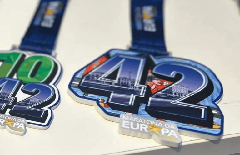 TRIBUTUS fabrica as medalhas da Maratona da Europa 2026
