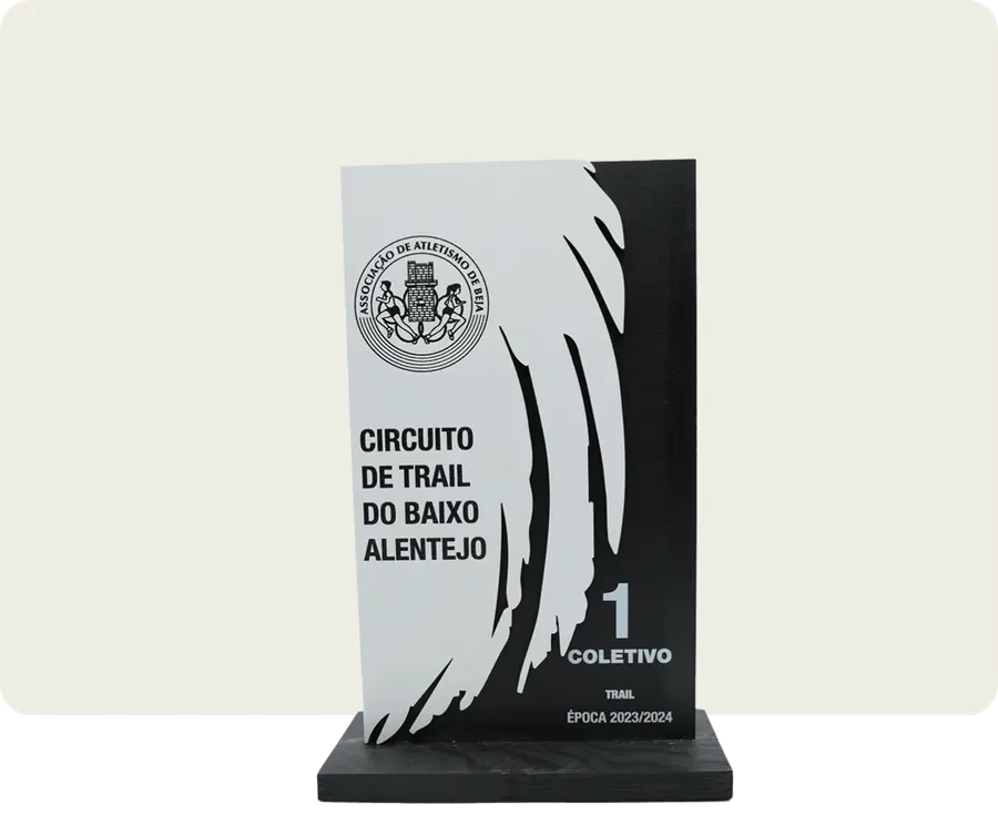 Troféu TTP120: Madeira 5mm + madeira 3mm com impressão + base madeira 10mm