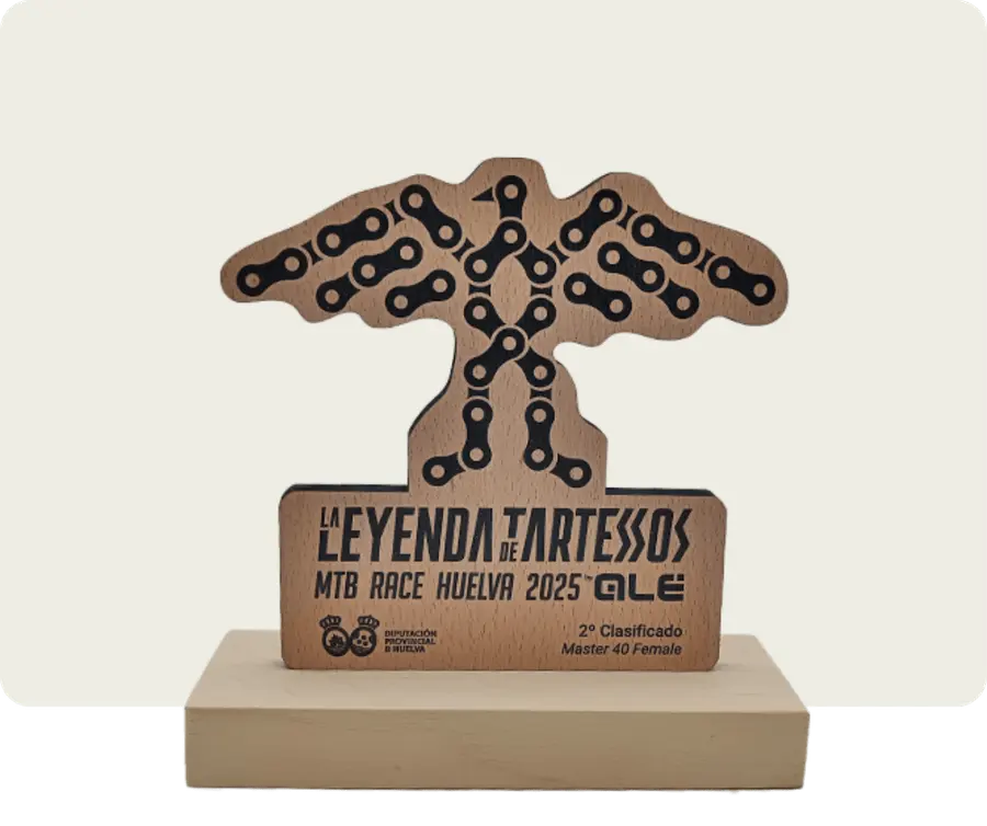 Troféu TTP131: Madeira 5mm com impressão + base madeira 25mm