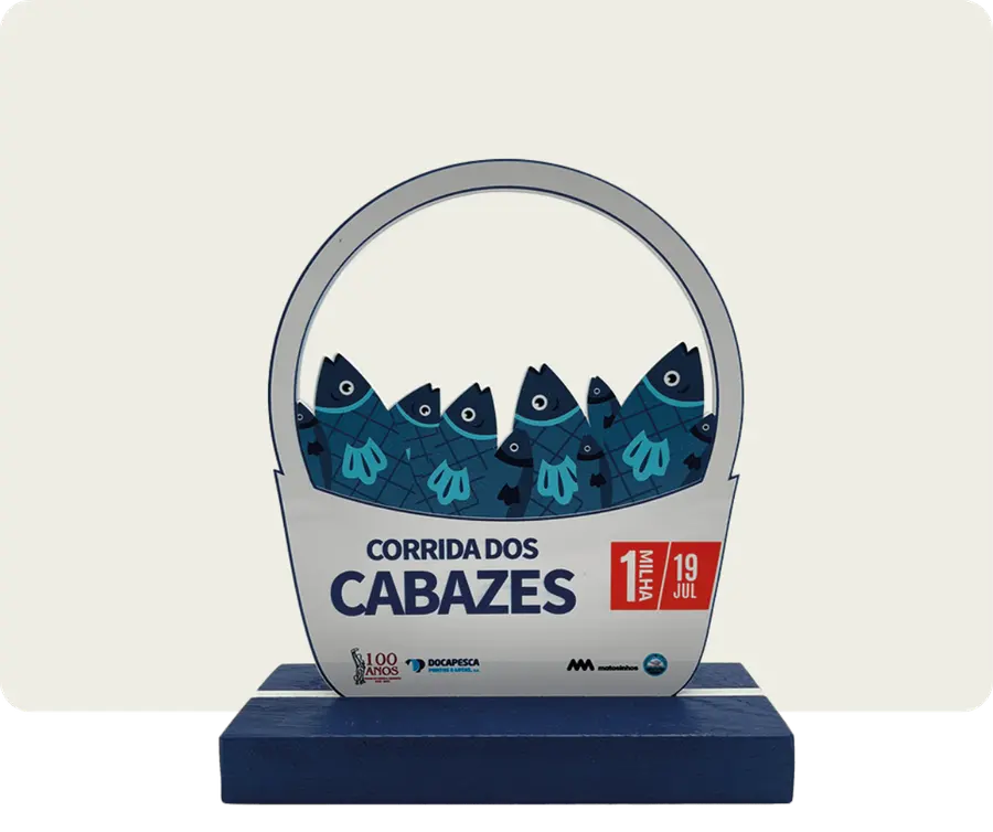 Troféu TTP133: Acrilico branco 5mm com impressão + base madeira 20mm pintada + trafolite 1,3mm com gravação a laser
