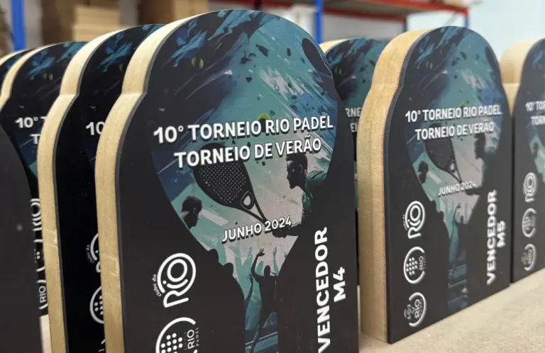 PORQUÊ ESCOLHER MEDALHAS E TROFÉUS EM MADEIRA