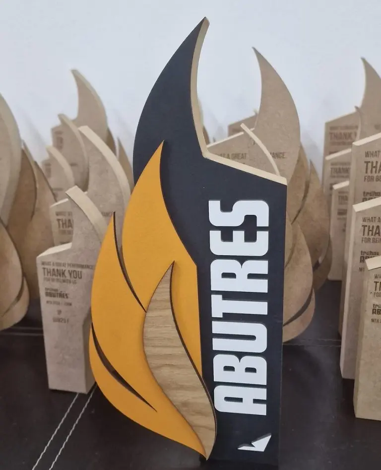 O PROCESSO DE FABRICO DE MEDALHAS E TROFÉUS