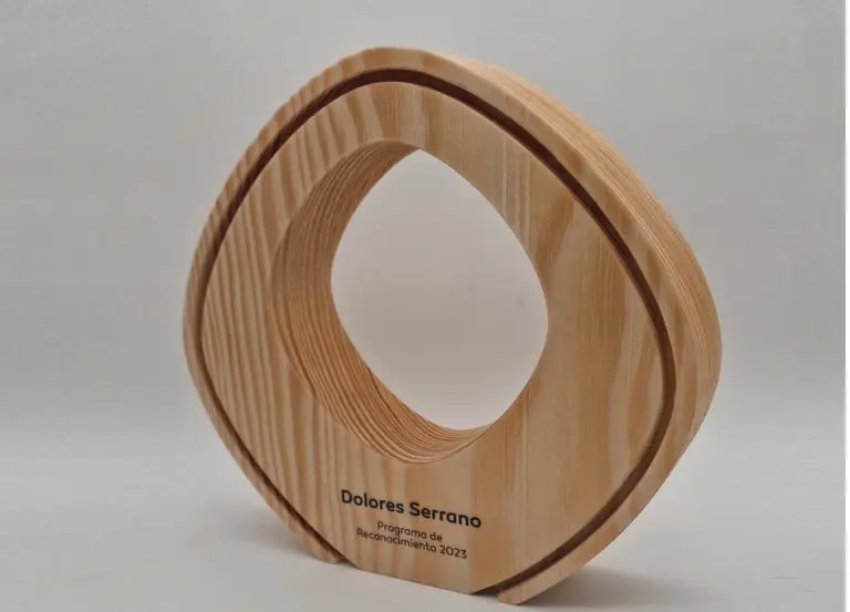 MEDALHAS E TROFÉUS COMO EXPRESSÃO CRIATIVA