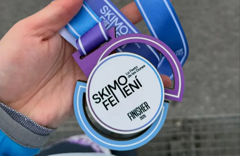 Showcase: medalhas personalizadas Skimo Femeni 2026